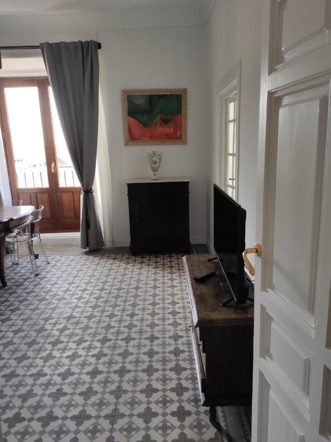 Nuevo Elegante Piso Vintage En Plena Plaza Mayor Madrid Buitenkant foto