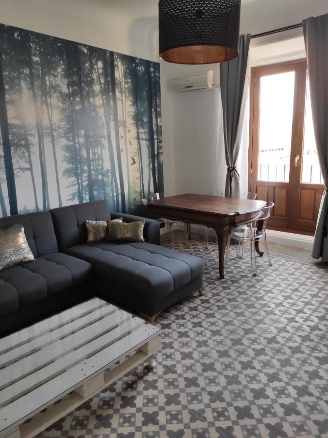 Nuevo Elegante Piso Vintage En Plena Plaza Mayor Madrid Buitenkant foto