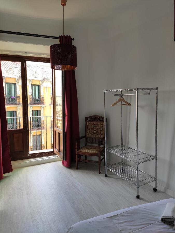 Nuevo Elegante Piso Vintage En Plena Plaza Mayor Madrid Buitenkant foto